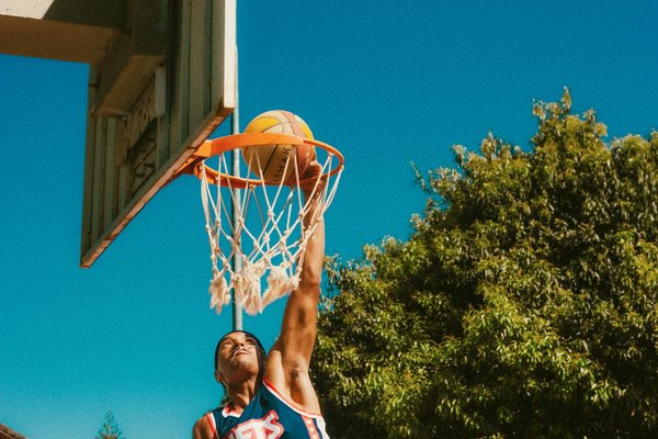 Choosing the Ultimate Engine Oil for UK Sport Bikes: Synthetic or Mineral?